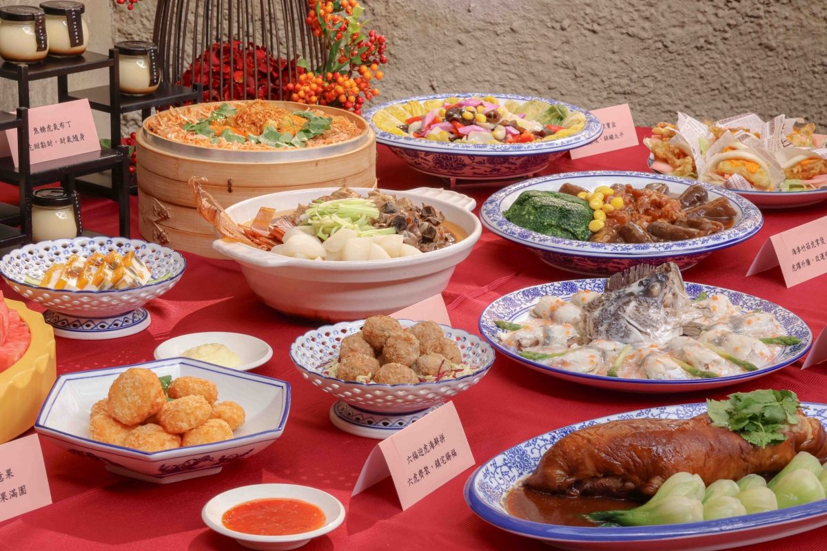 餐桌與神桌之間的信仰交織：臺南市立美術館「恁兜攏按怎拜？」把台灣餐飲文化與信仰文化納進策展裡
