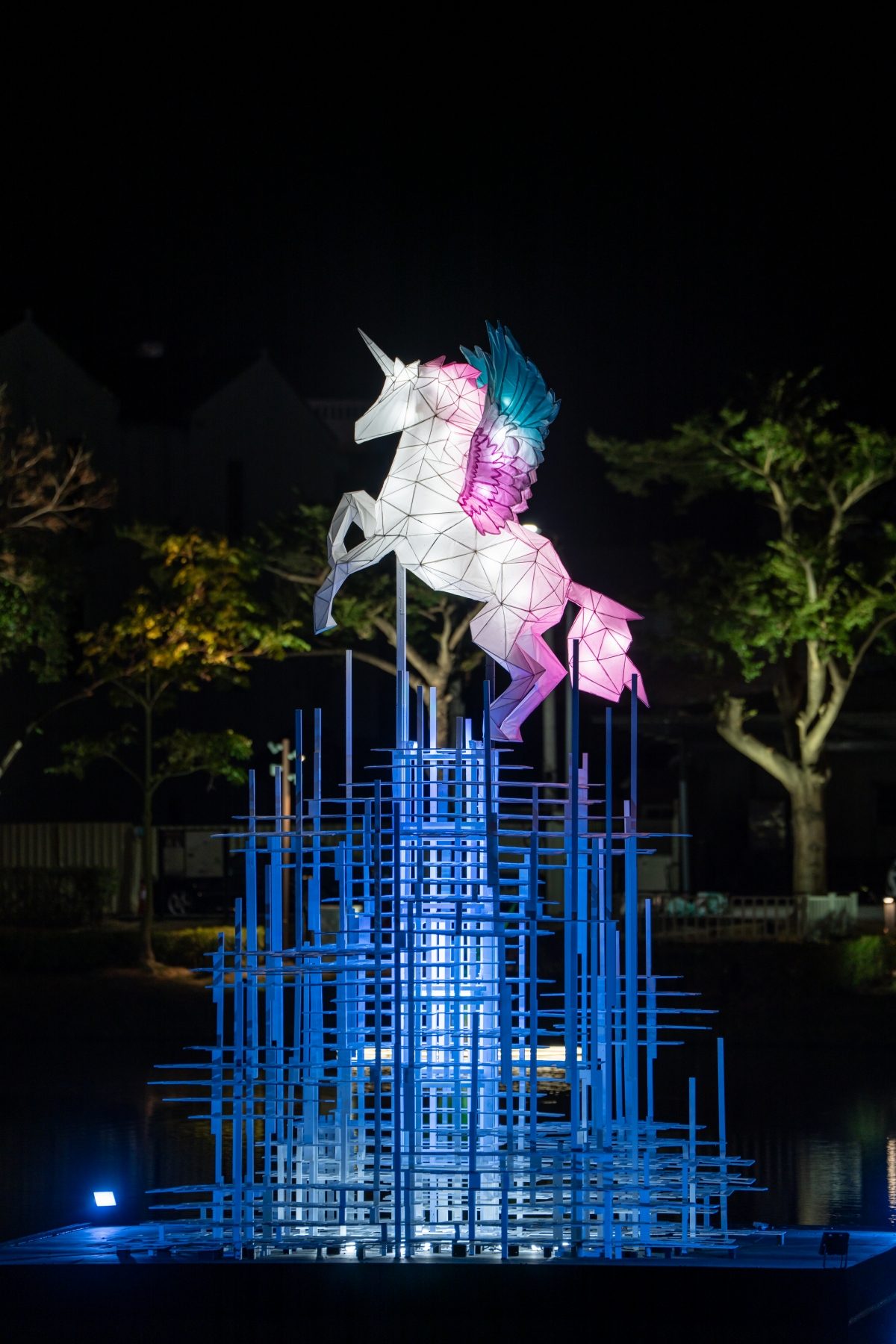 2026臺南月津港燈節必看作品直擊：編輯精選6件洗版預告、鏤空光影雲端小提燈同步亮相