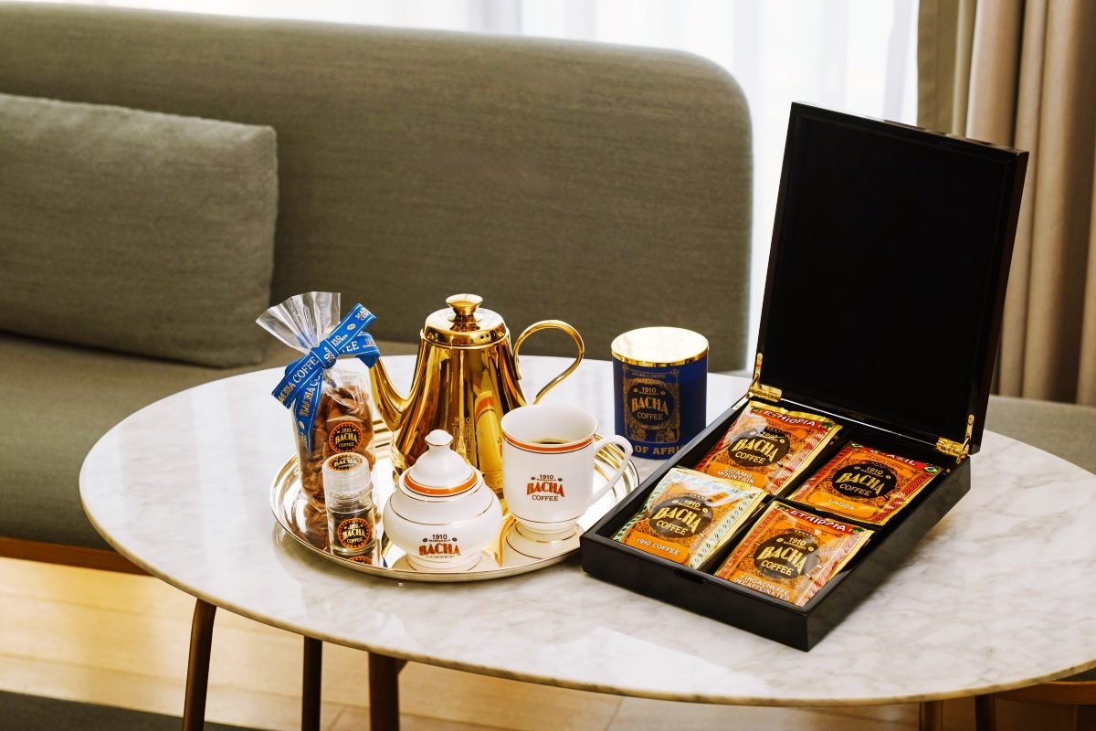 揪友住宿摸八圈成旅遊新風景？金普頓全球推「麻將時光」，台北金普頓大安同步跟進