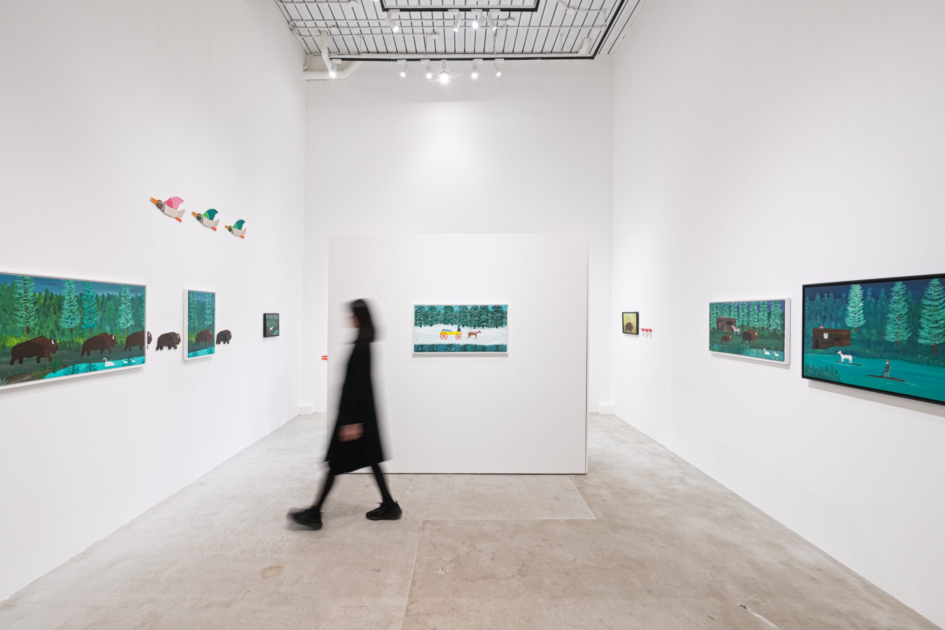 你的日常怪誕與馬克·埃瑟林頓一樣嗎？台北畫廊Hiro Hiro Art Space展出素人藝術的幽默敘事