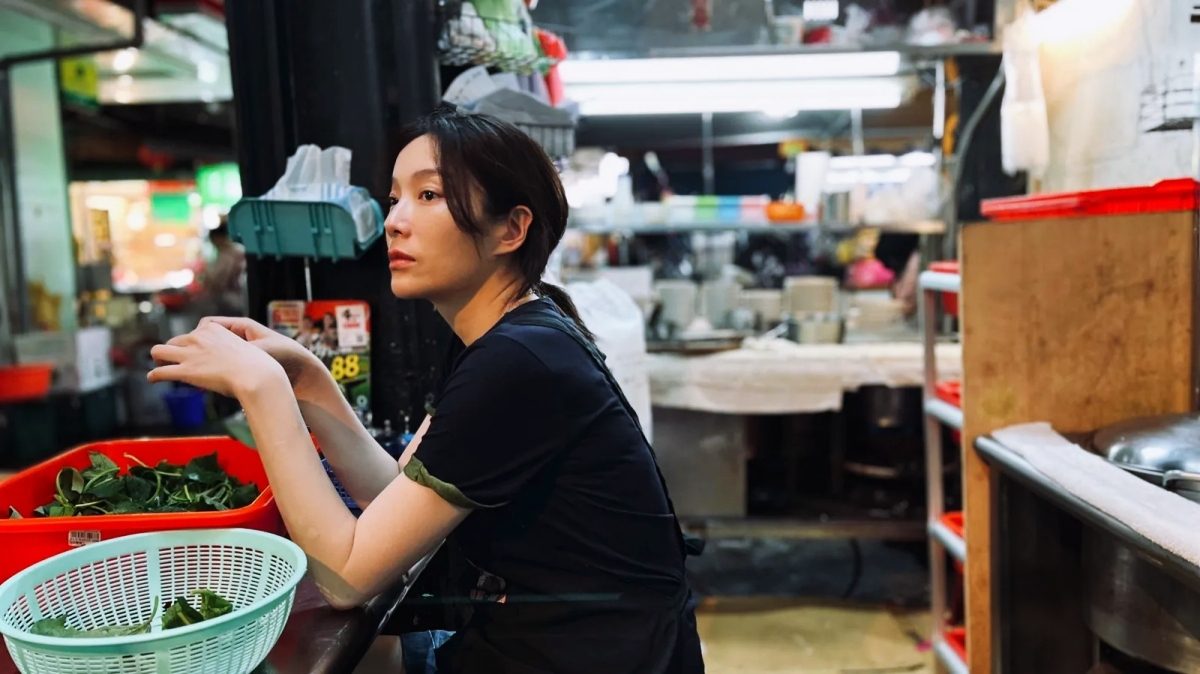 Netflix上架《左撇子女孩》兩天登TOP10!劇情在格格不入的自我中拉扯，你看懂了沒？