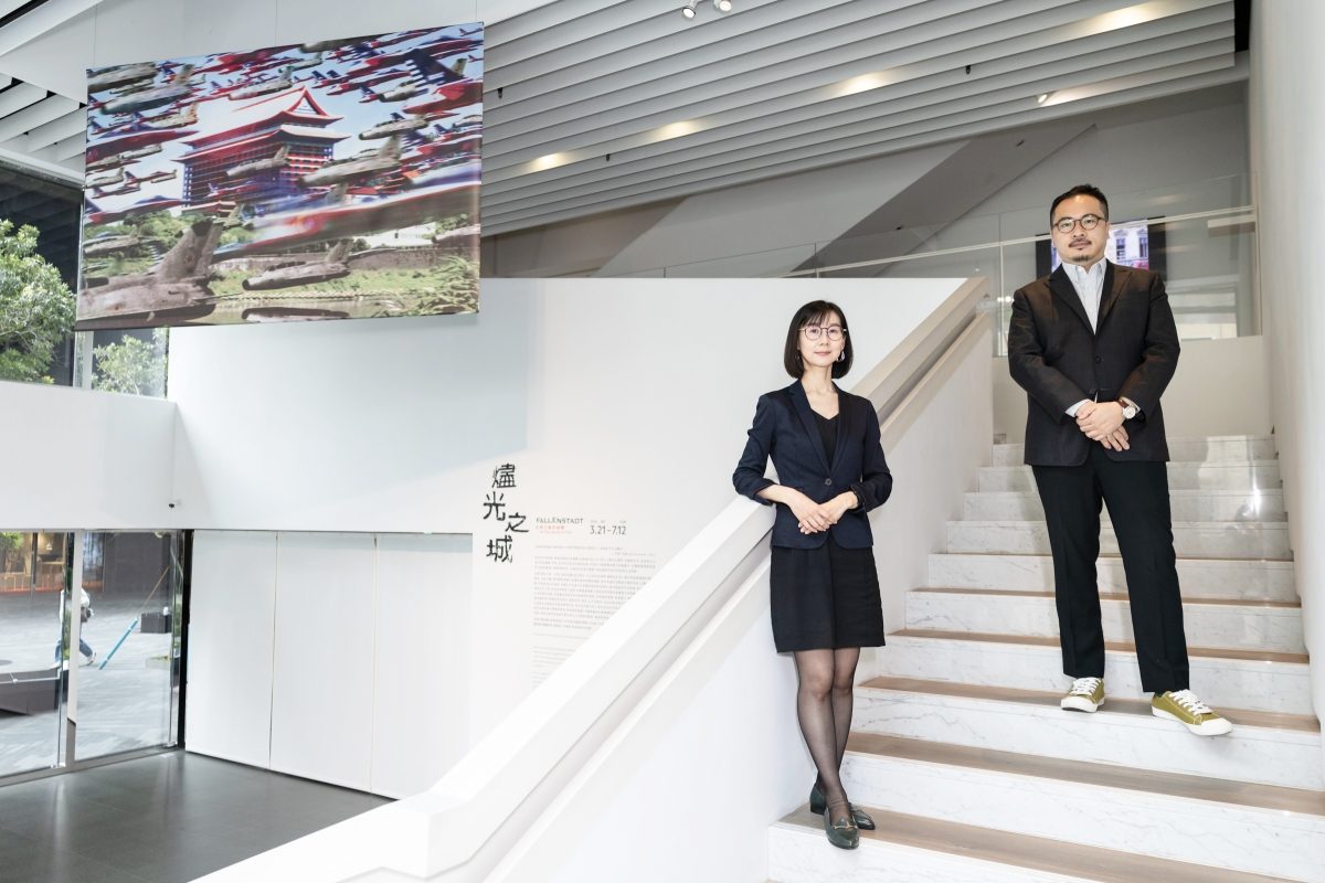 美術館二樓藏著一艘瓦愣紙大船！忠泰美術館新展「燼光之城」直面城市光鮮亮麗背後的陰暗