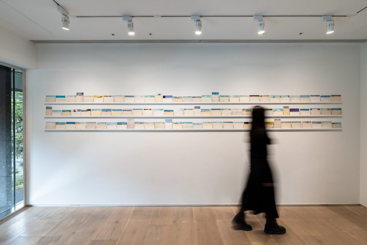 美術館二樓藏著一艘瓦愣紙大船！忠泰美術館新展「燼光之城」直面城市光鮮亮麗背後的陰暗