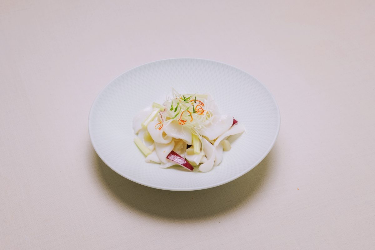 用客家菜餚設計當代餐廳：台中「炆 WÉN」融合客菜與粵菜精髓，提倡好好吃飯的餐桌風景