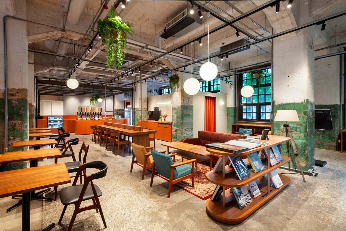 TSUTAYA BOOKSTORE蔦屋書店松菸門市5/16開幕！保留舊建築歷史痕跡，打造新舊混融的工業書院風共享空間