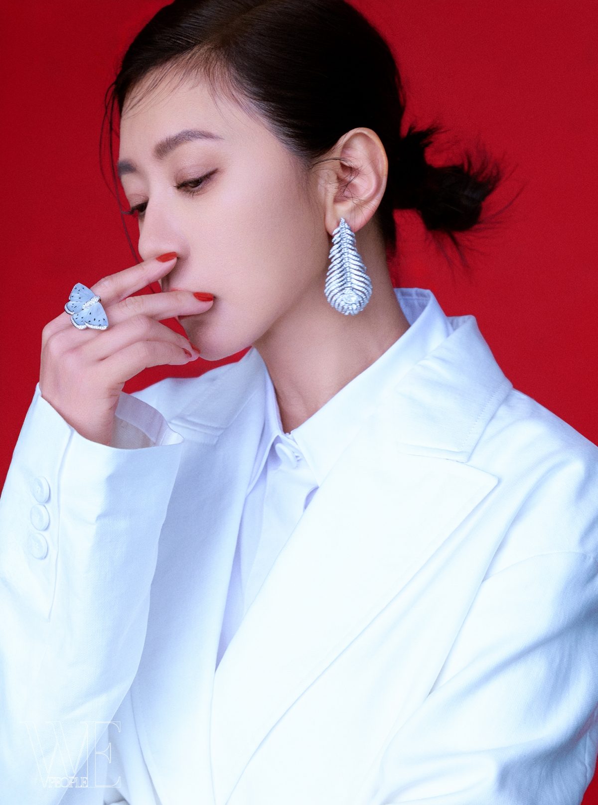 WEPEOPLE NO.200封面人物專訪:賈靜雯|隻字片語,在起心動念間 Softness, by Choice
