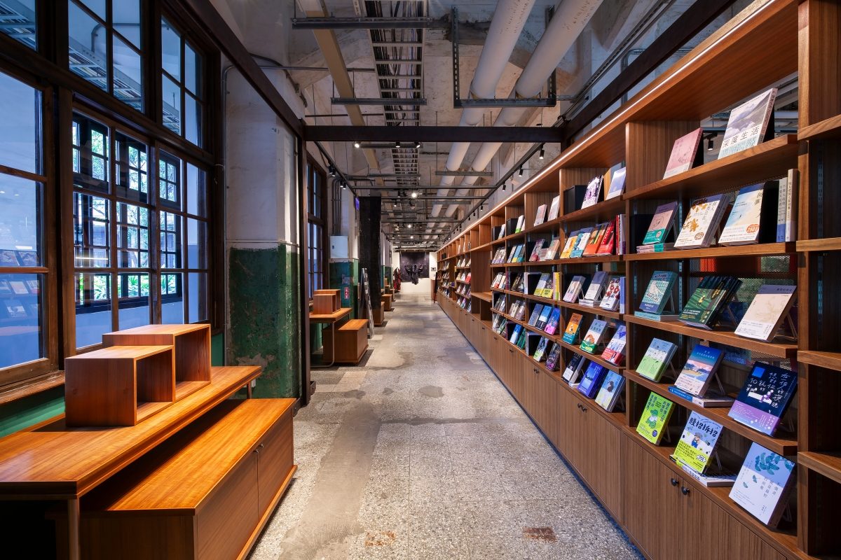 TSUTAYA BOOKSTORE蔦屋書店松菸門市5/16開幕！保留舊建築歷史痕跡，打造新舊混融的工業書院風共享空間
