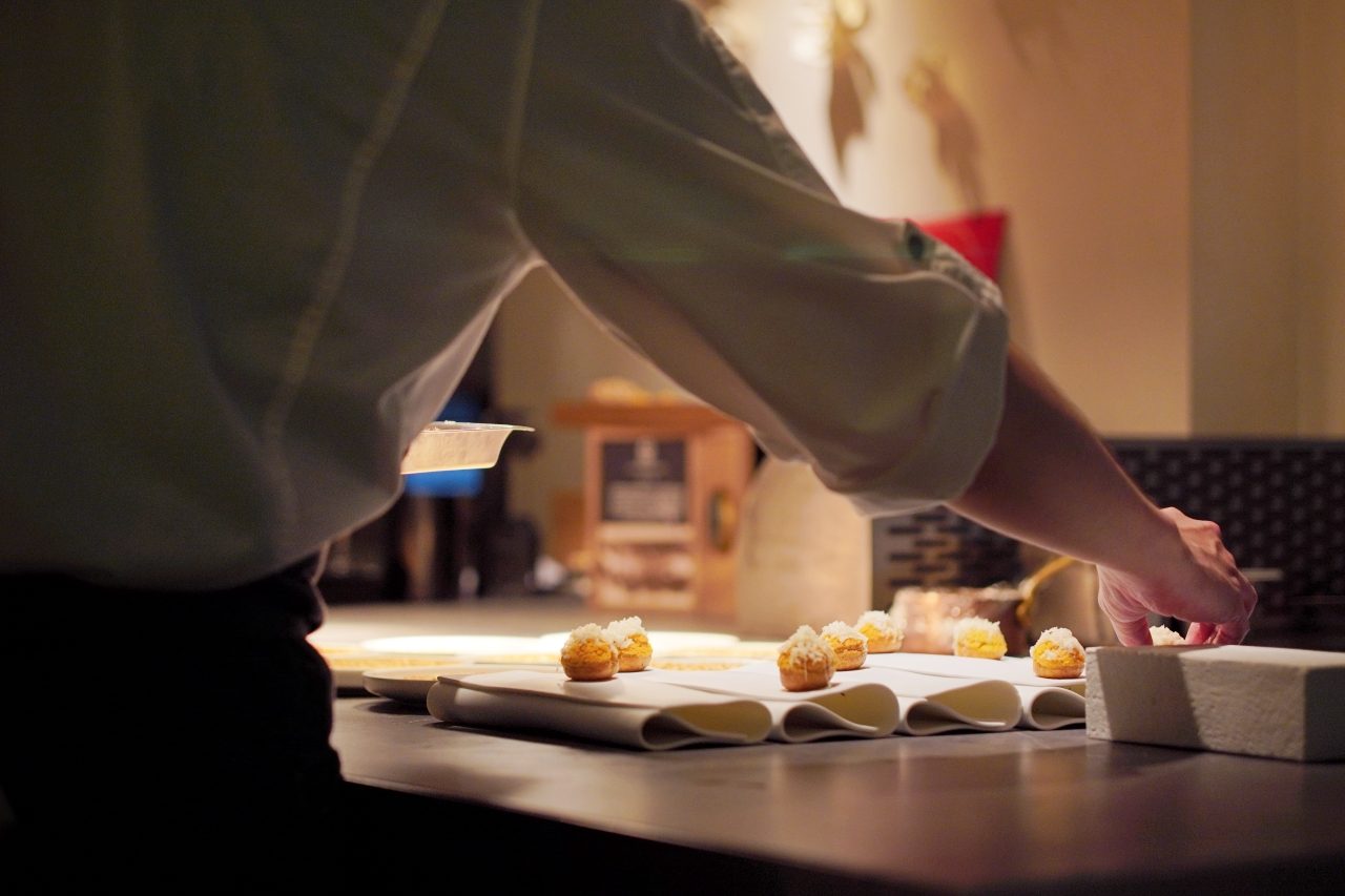 Lin Restaurant的味蕾挑戰！翻閱老食譜復刻醬汁，重現失傳醬汁風味
