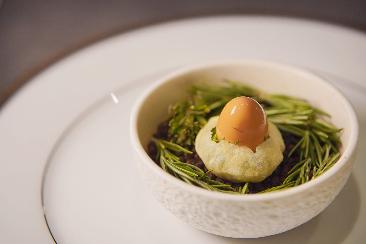 Lin Restaurant的味蕾挑戰！翻閱老食譜復刻醬汁，重現失傳醬汁風味